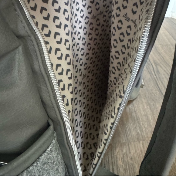 Itzy Ritzy Boss Plus Grayson Diaper Bag - Picture 14 of 15